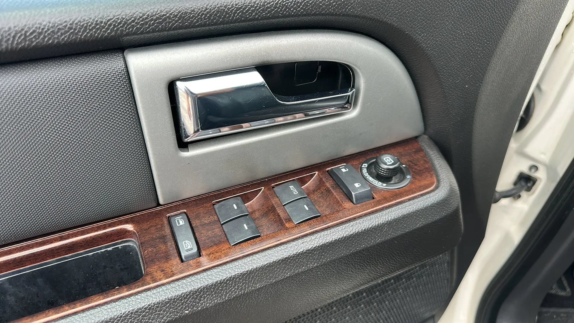 Used 2008 Ford Expedition Limited RWD image 21