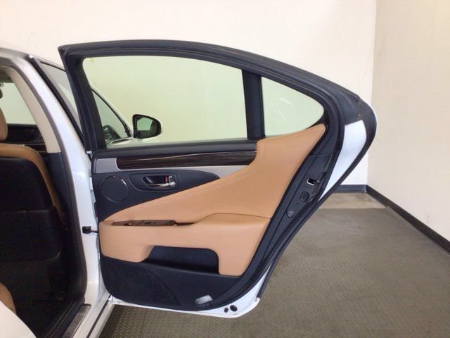 Used 2013 Lexus LS 460 w/ Comfort Pkg RWD image 13