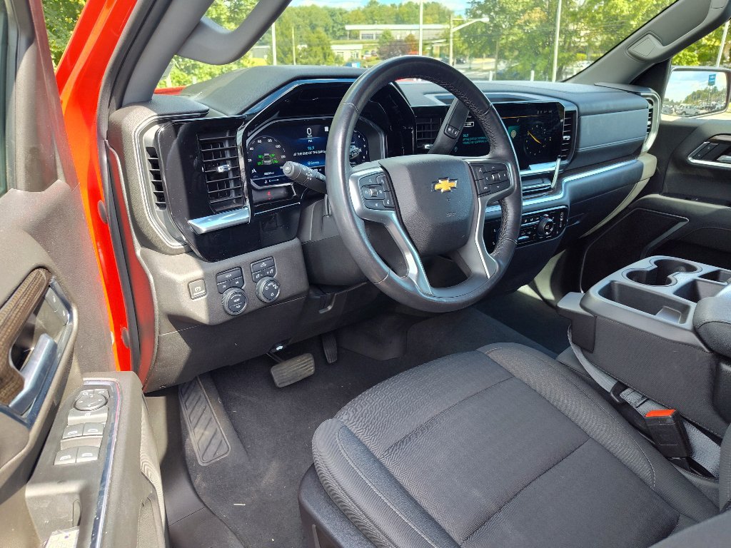 Used 2022 Chevrolet Silverado 1500 LT AWD/4WD image 10