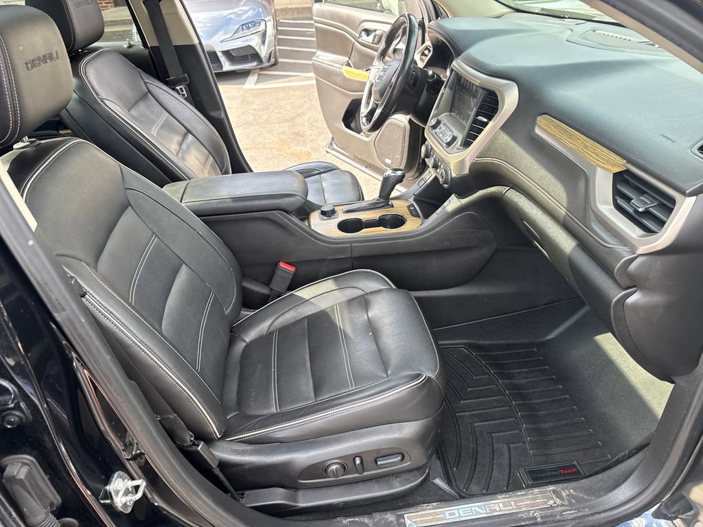Used 2019 GMC Acadia Denali w/ Technology Package AWD/4WD image 41