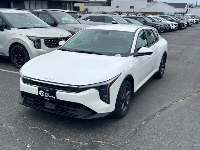 Certified 2025 Kia K4 FWD image 3