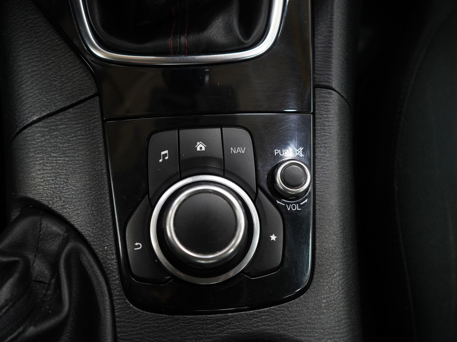 Used 2015 MAZDA MAZDA3 i Touring FWD image 23