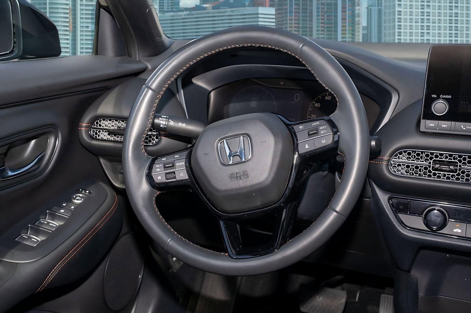Certified 2025 Honda HR-V Sport image 22