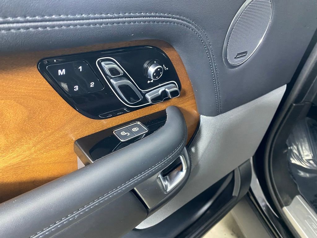 Used 2019 Land Rover Range Rover Supercharged image 16