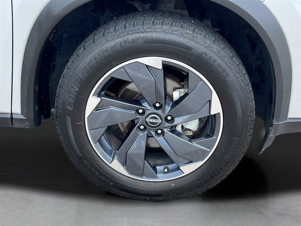 Used 2024 Nissan Rogue SV FWD image 6