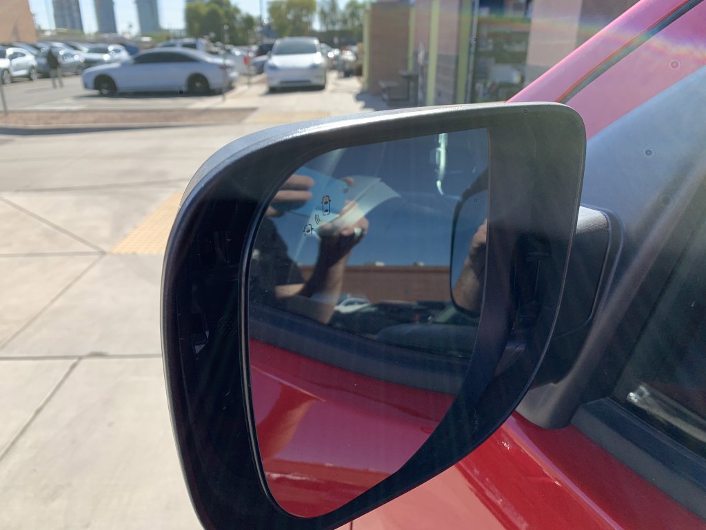 Used 2022 Nissan Titan SV w/ SV Convenience Package RWD image 5