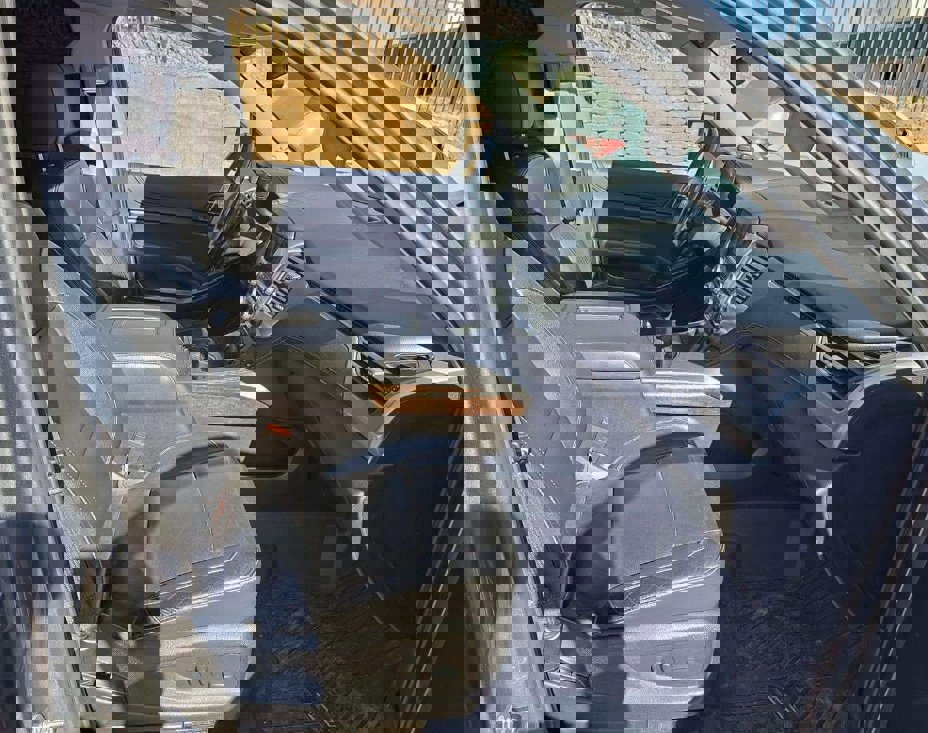 Used 2018 Chevrolet Suburban LT w/ Luxury Package image 11