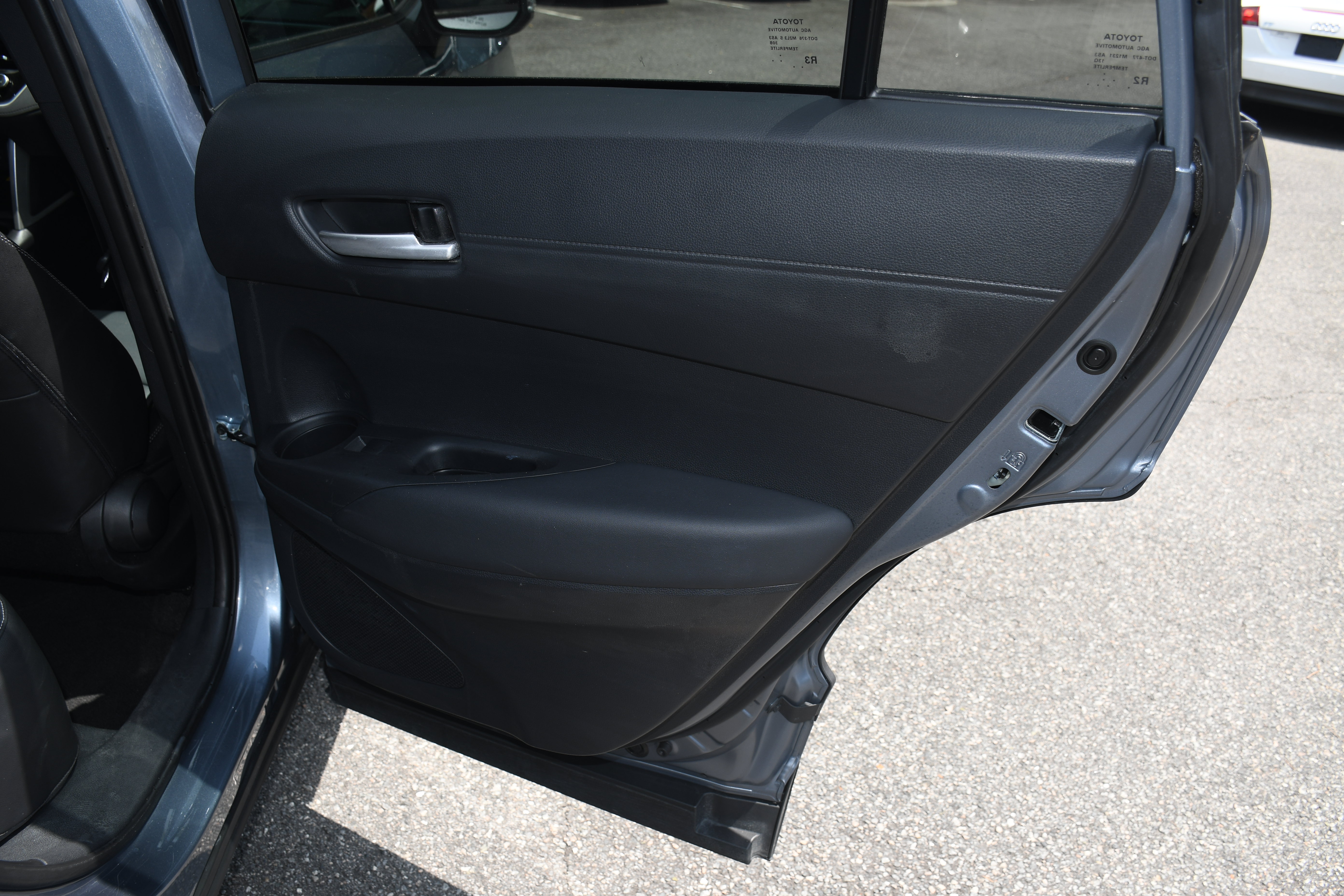 Certified 2025 Toyota Corolla Cross XLE FWD image 19