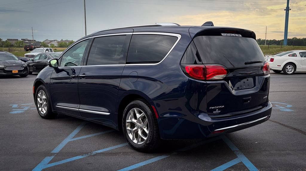 Used 2019 Chrysler Pacifica Limited w/ Advanced Safetytec Group FWD image 20