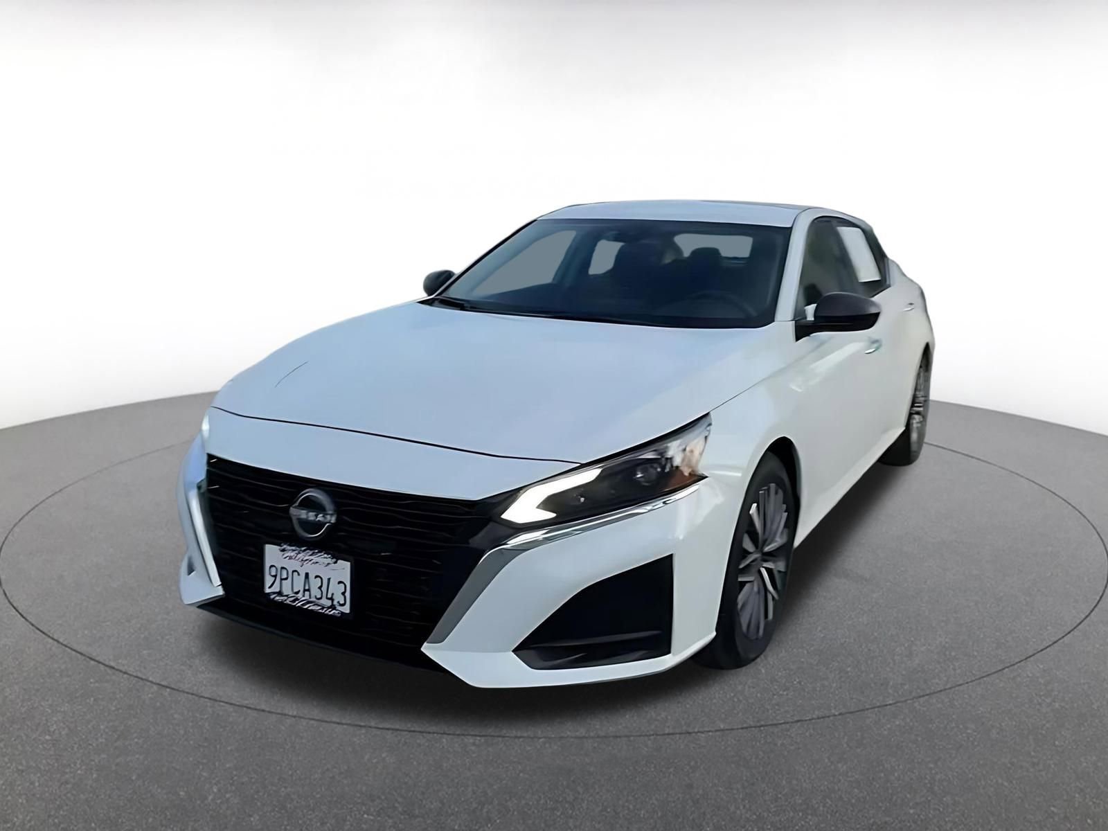 Used 2025 Nissan Altima 2.5 SV image 7