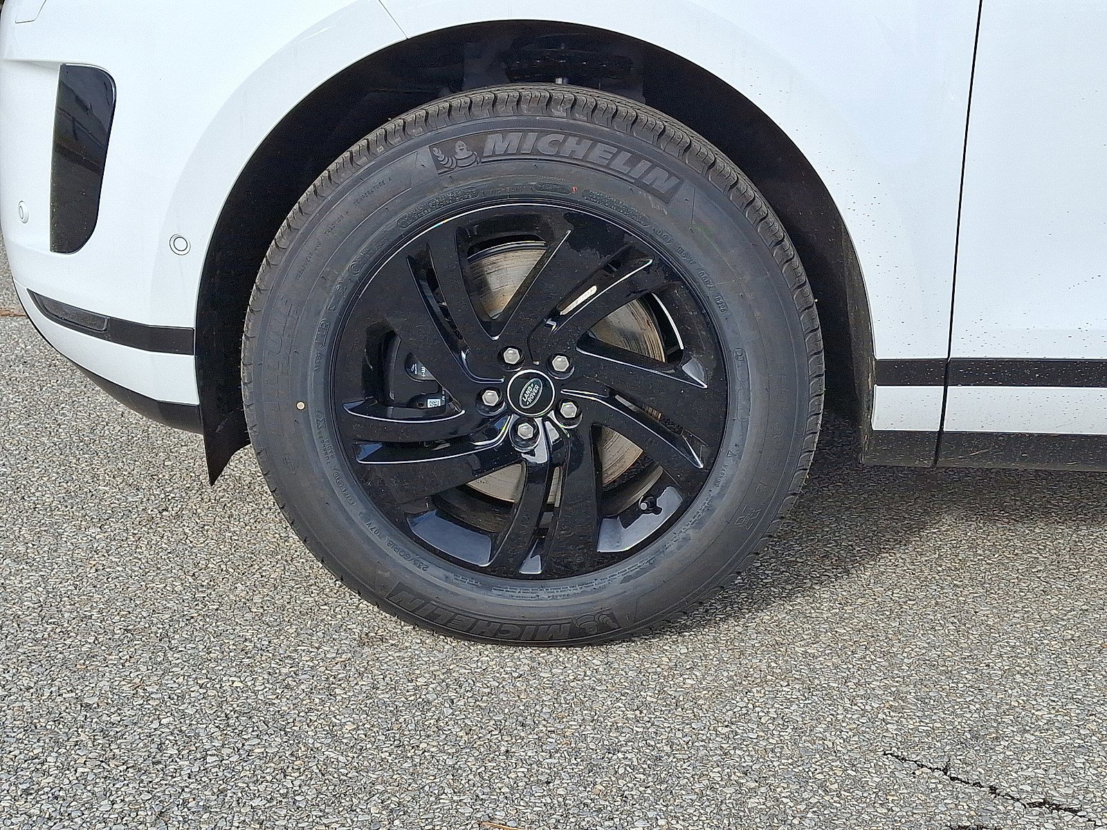 New 2026 Land Rover Range Rover Evoque S image 2