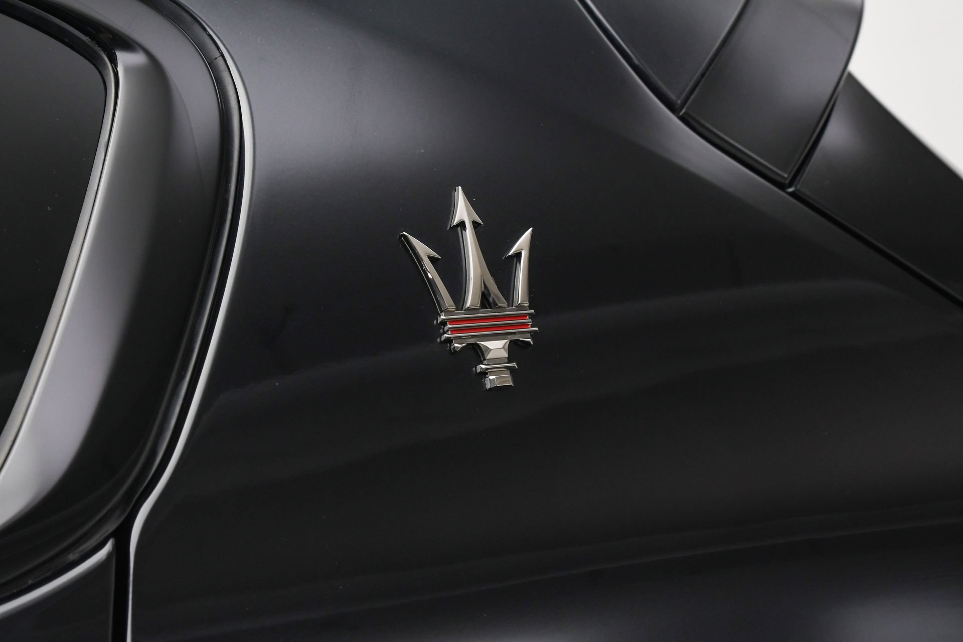 Used 2025 Maserati Grecale Modena AWD/4WD image 32