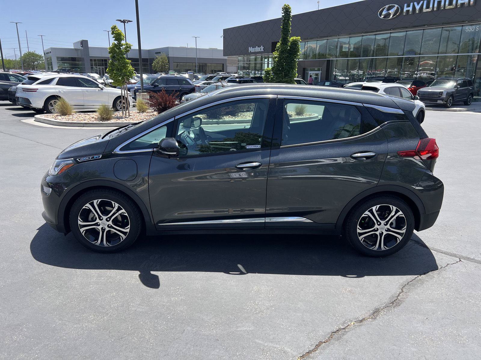 Used 2018 Chevrolet Bolt Premier w/ Driver Confidence II Package FWD image 12