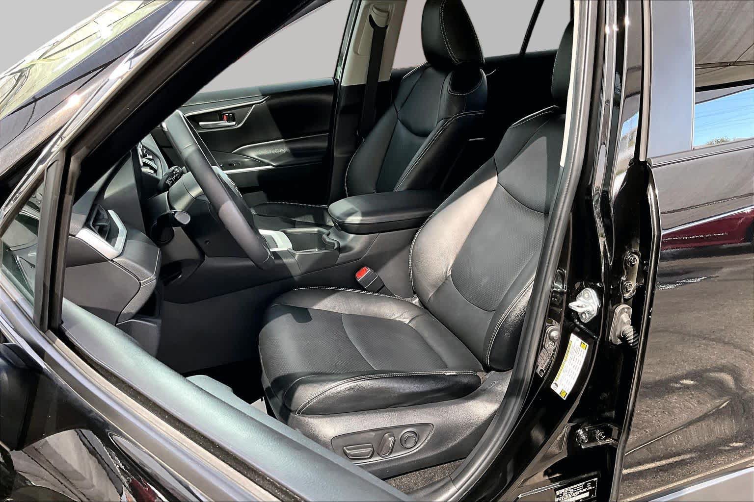 Used 2023 Toyota RAV4 XLE w/ Convenience Package AWD/4WD image 8