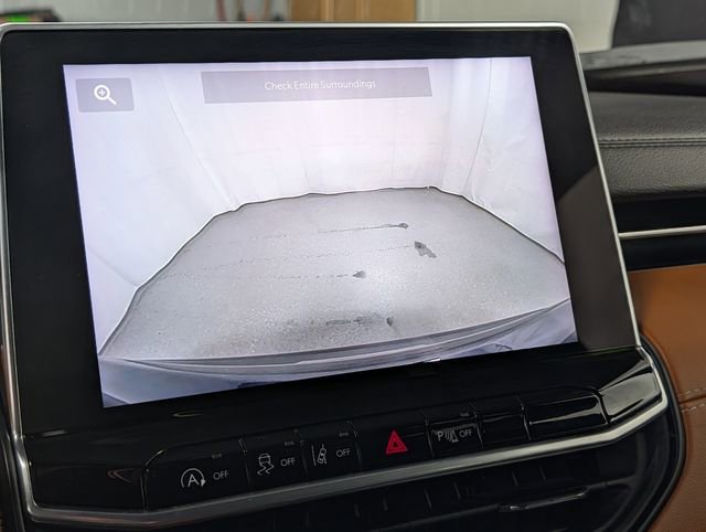 Used 2024 Jeep Compass Limited image 23