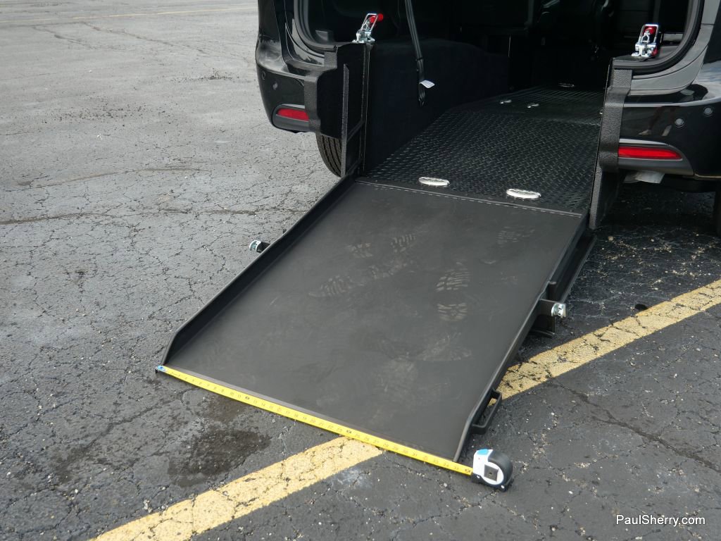 New 2025 Chrysler Voyager LX image 9