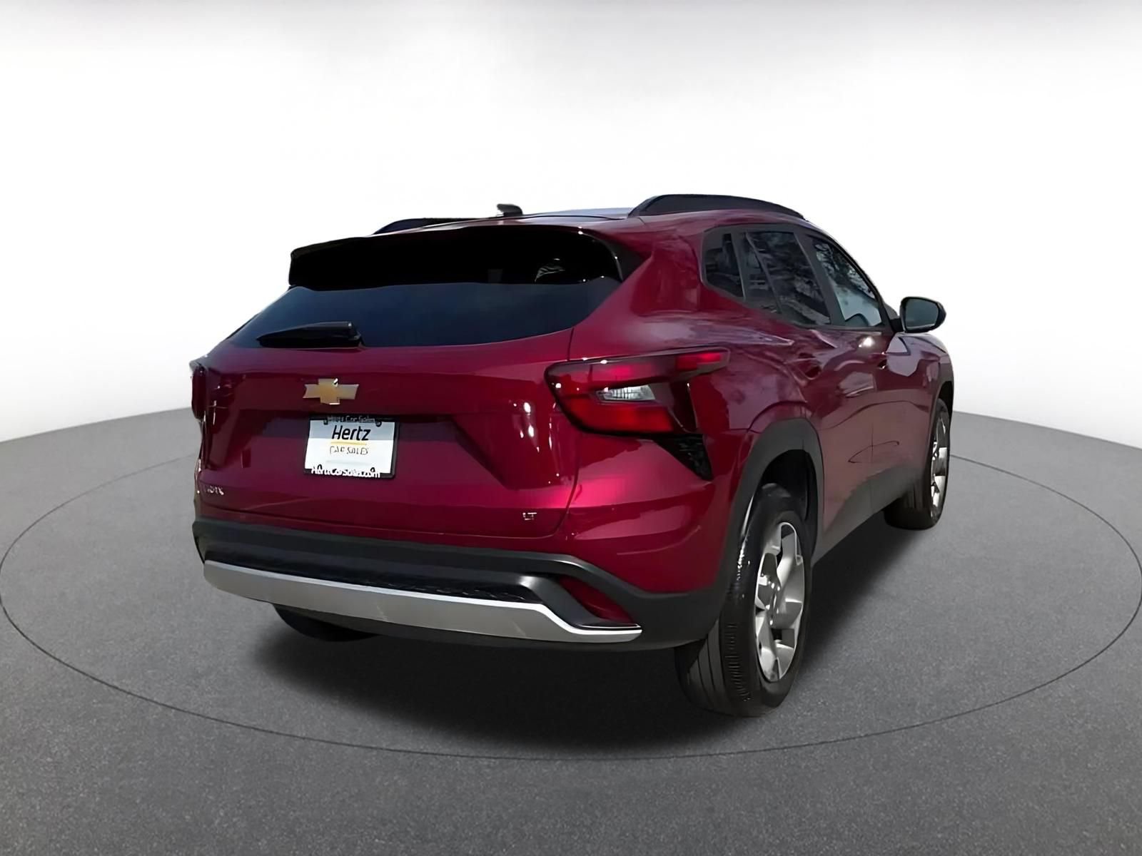 Used 2025 Chevrolet Trax LT FWD image 14
