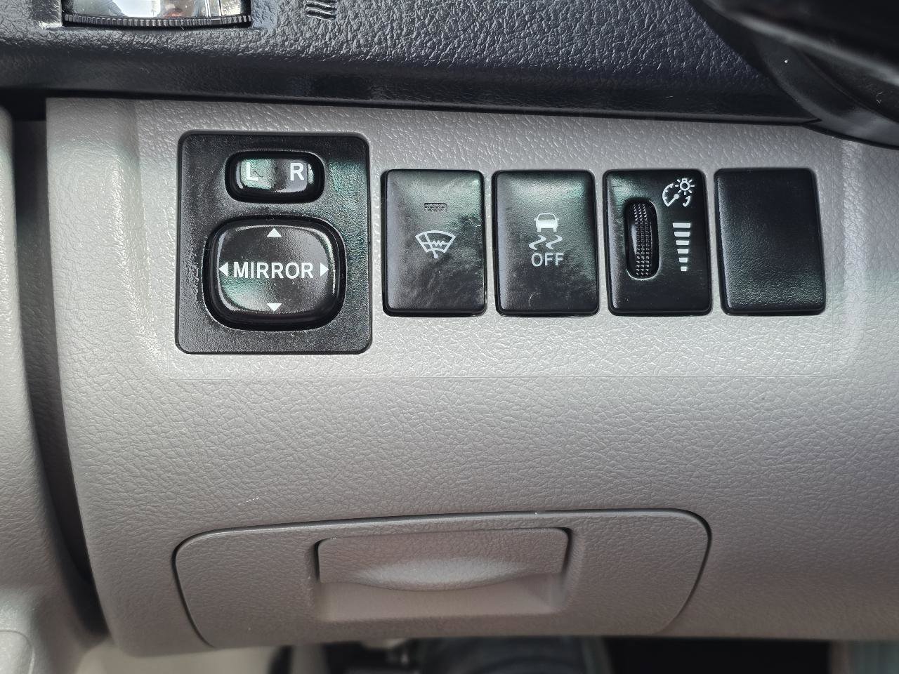 Used 2013 Toyota Highlander Plus image 25