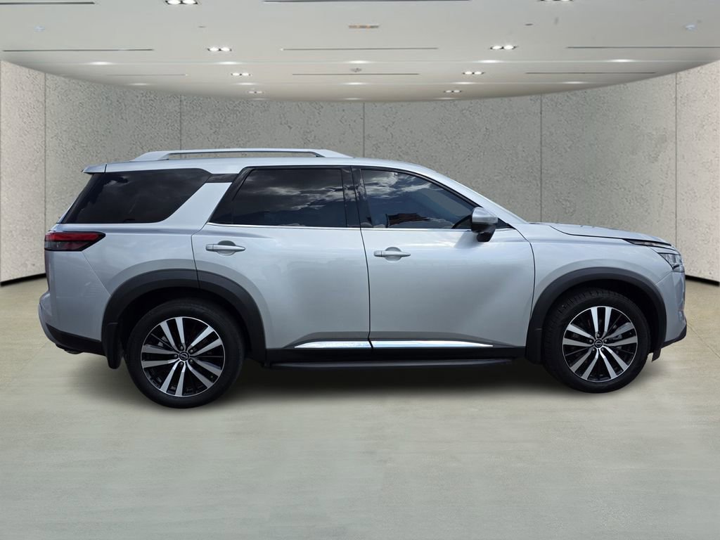 Used 2024 Nissan Pathfinder Platinum w/ Cargo Package image 2
