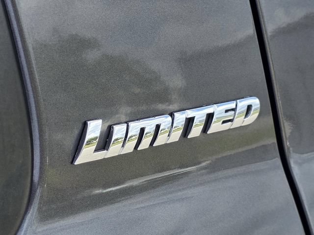 Used 2016 Toyota Sequoia Limited w/ Safety & Convenience Package RWD image 36