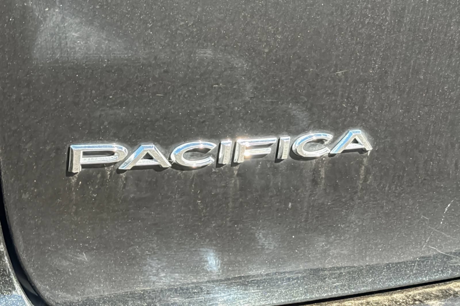 Used 2023 Chrysler Pacifica Touring-L FWD image 38