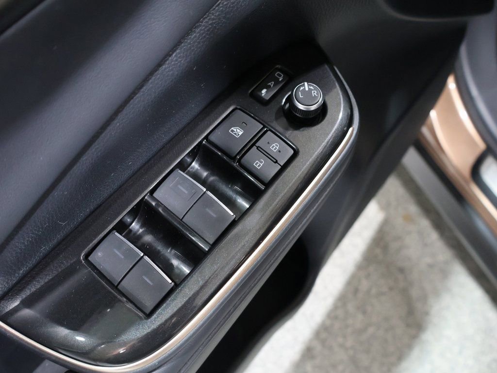 Used 2025 Toyota Crown Signia image 13