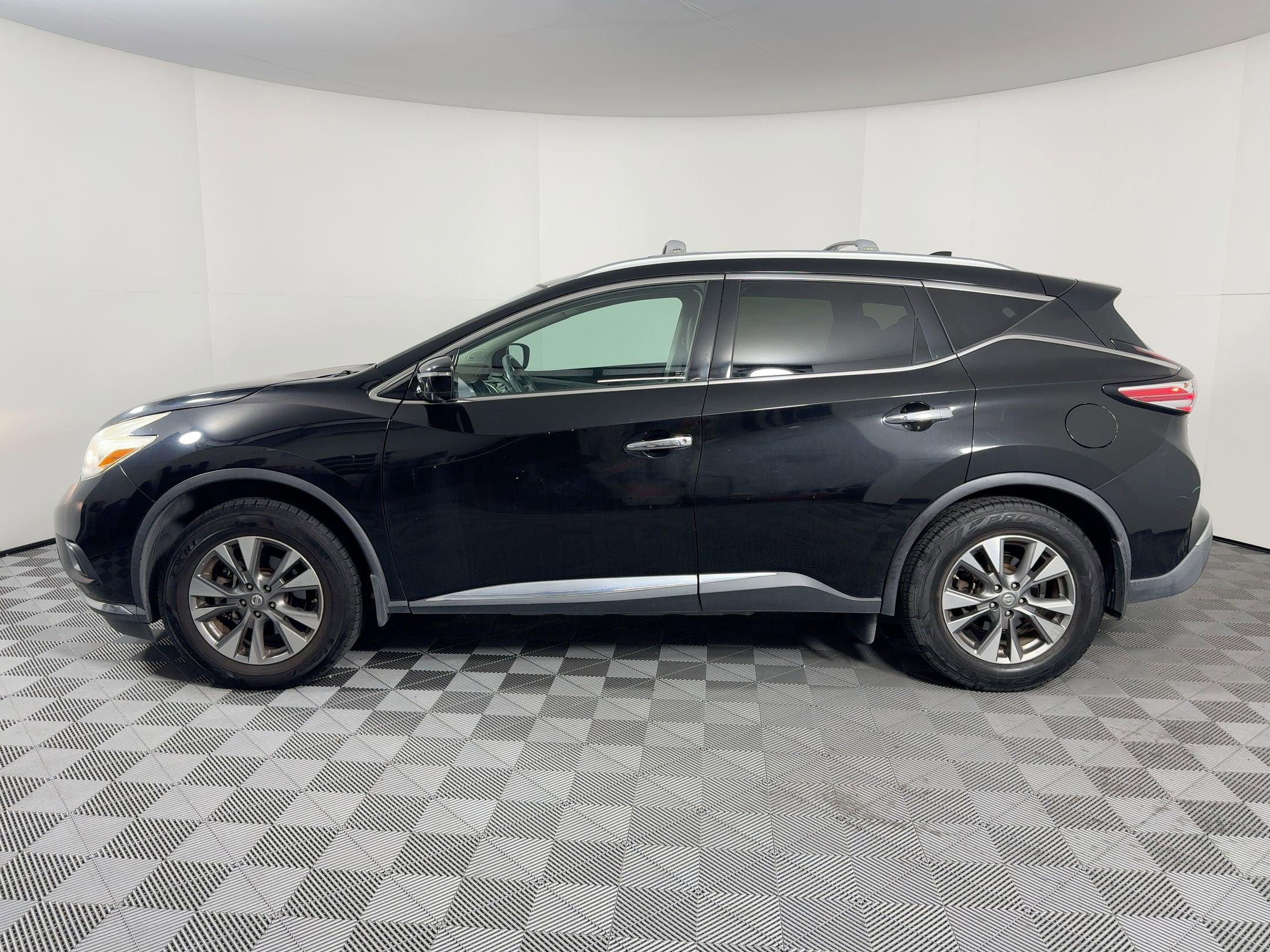 Used 2017 Nissan Murano SL image 2