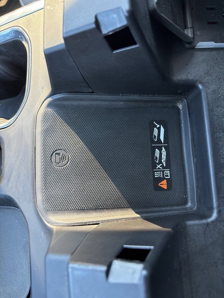 Used 2022 Chevrolet Silverado 1500 LTZ image 25