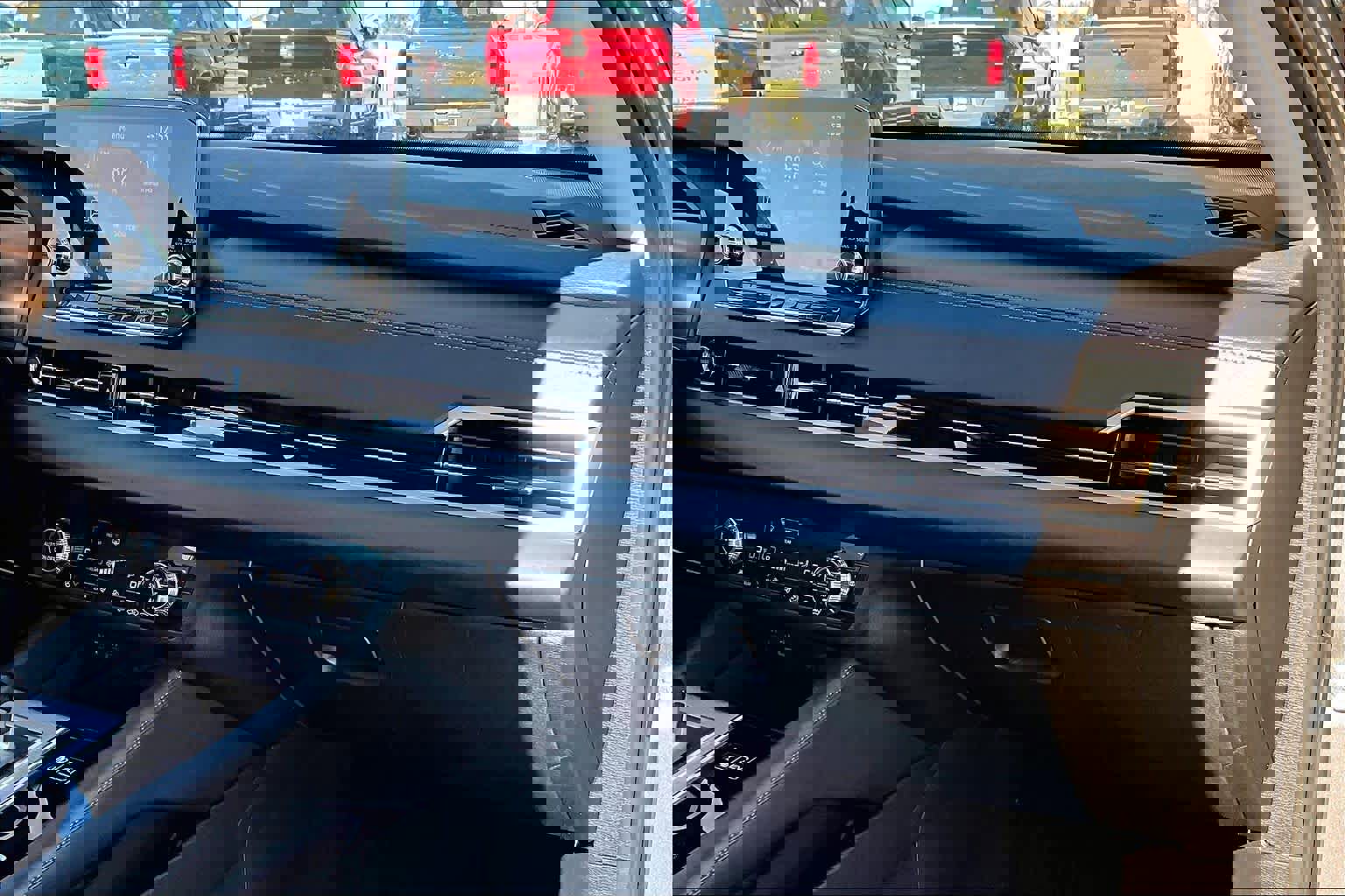 Used 2023 Mitsubishi Outlander SEL image 36