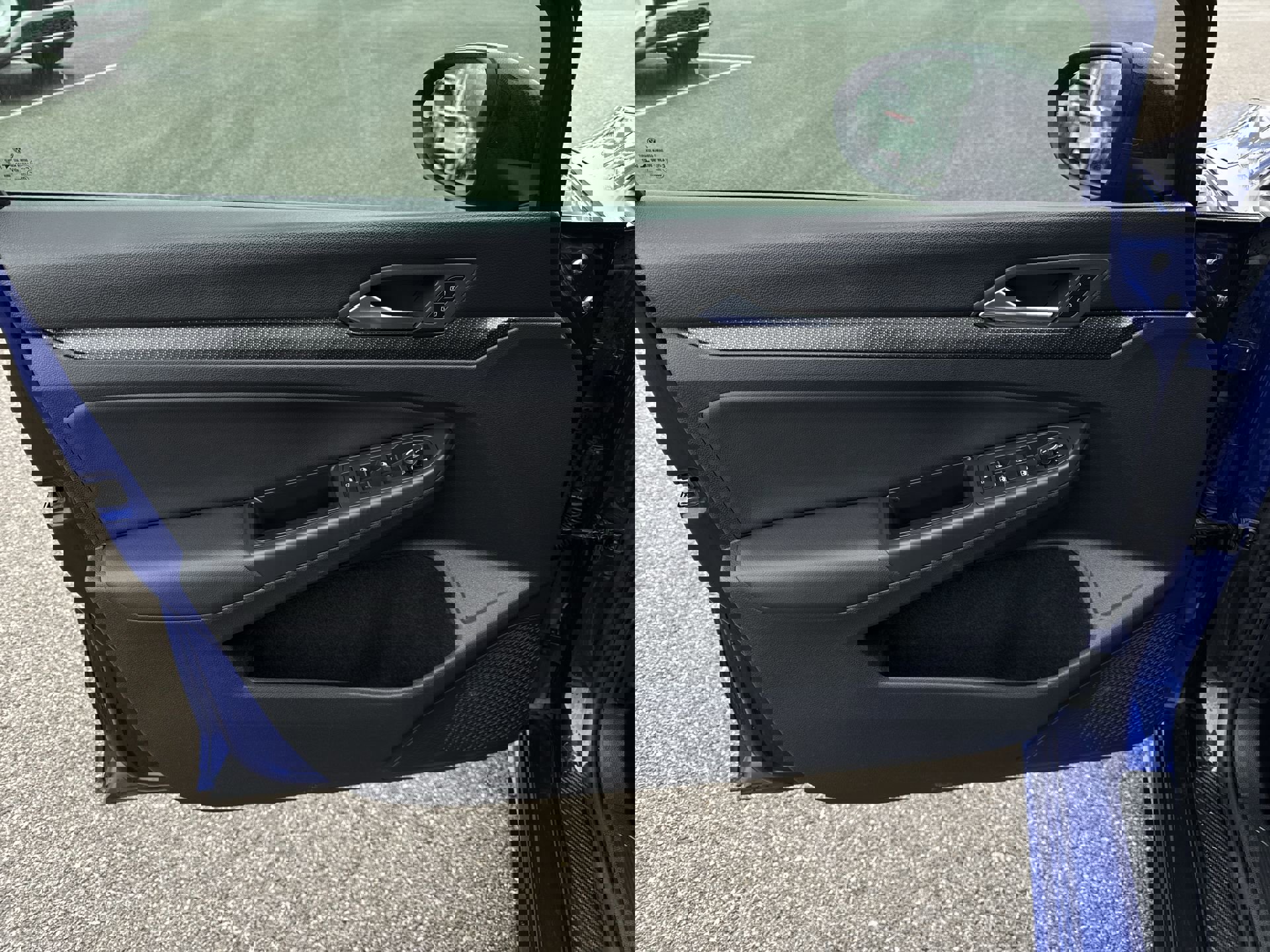 Used 2022 Volkswagen Golf R image 23