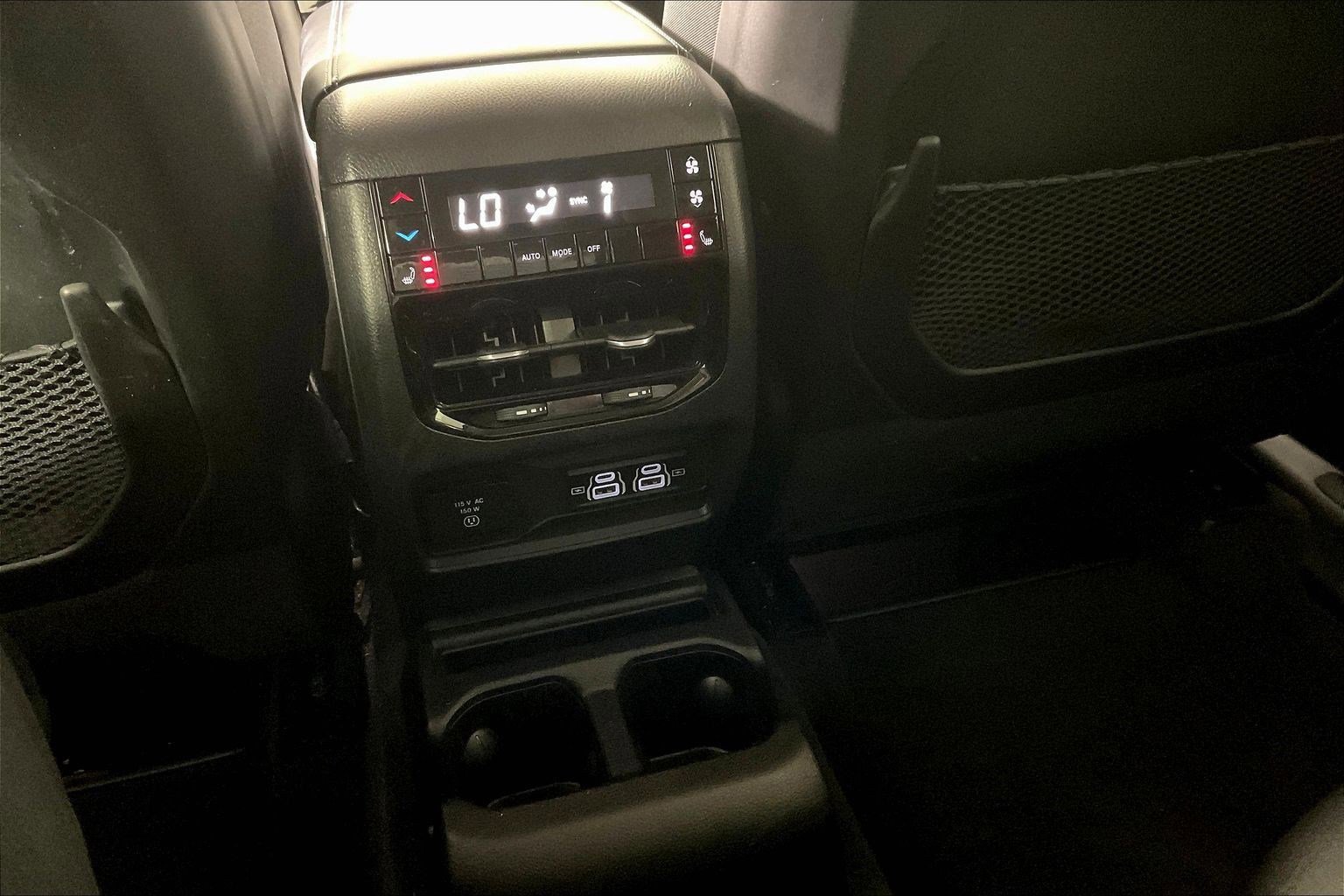 Used 2023 Jeep Grand Cherokee L Limited AWD/4WD image 11