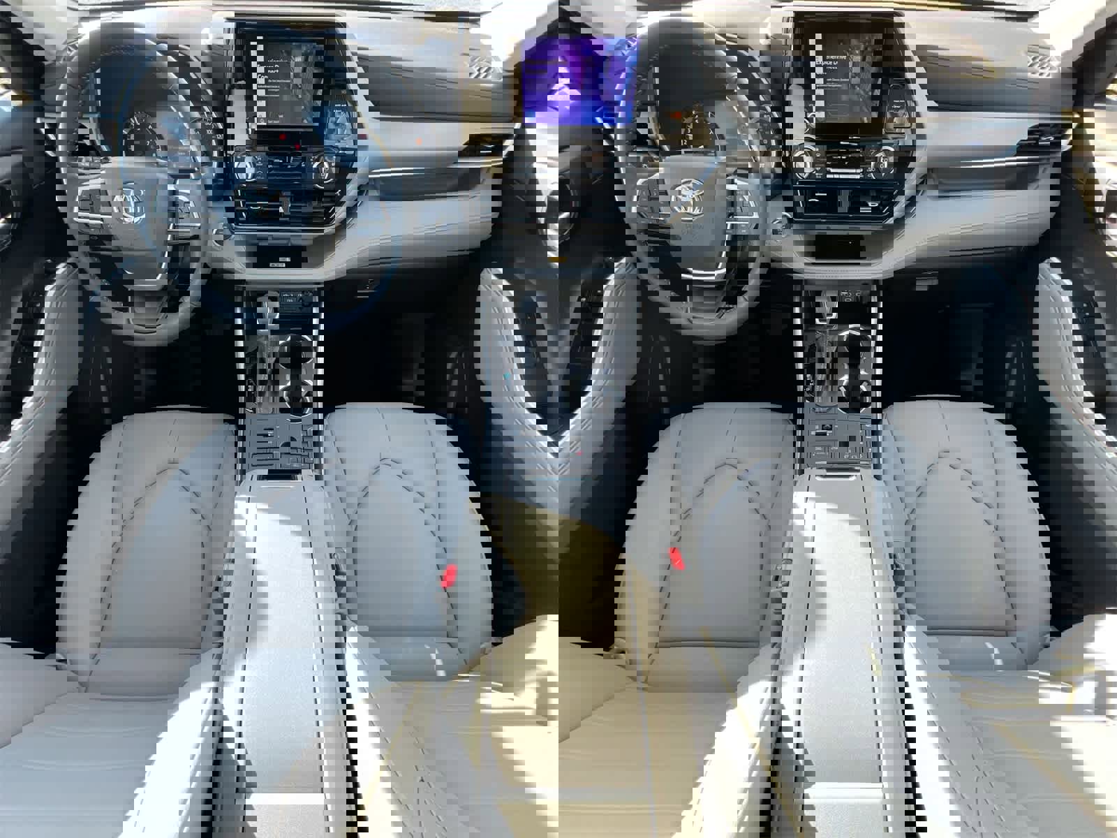 Used 2023 Toyota Highlander XLE image 16