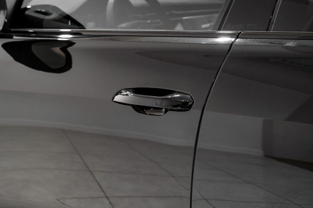 Used 2024 Audi SQ8 Premium Plus w/ Executive Package image 35
