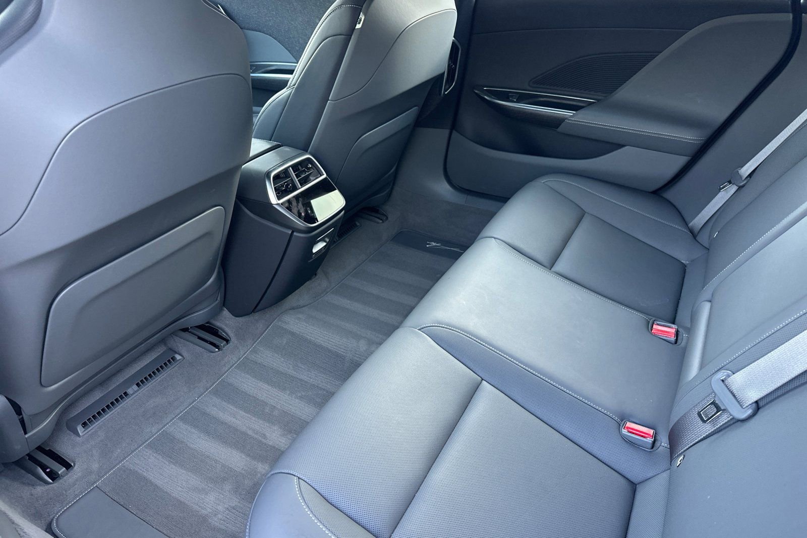 Used 2024 Lucid Air Pure image 15