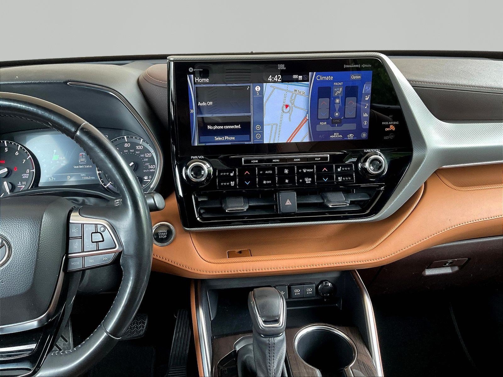 Used 2021 Toyota Highlander Platinum FWD image 9