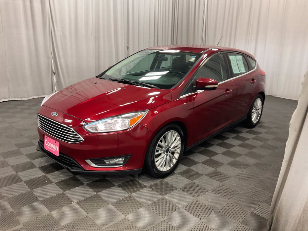 Used 2015 Ford Focus Titanium FWD image 4