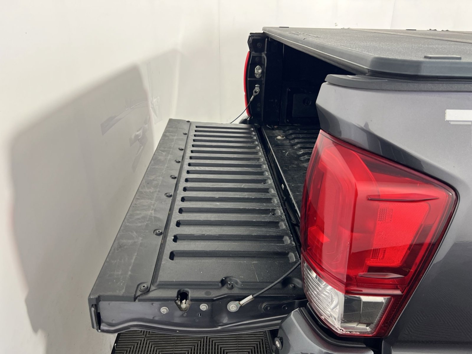 Used 2017 Toyota Tacoma TRD Sport image 26