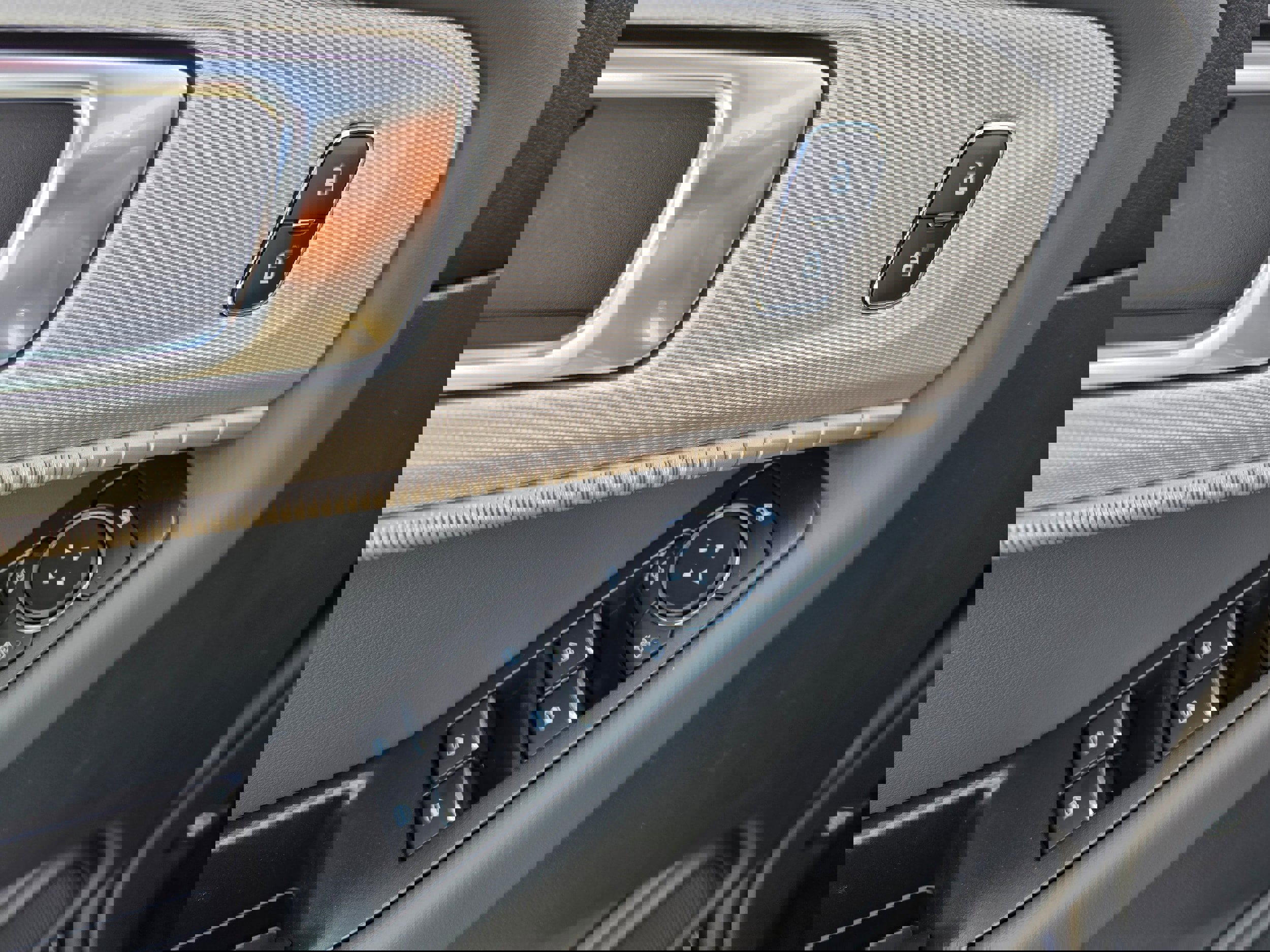 New 2025 Ford Explorer Active image 13