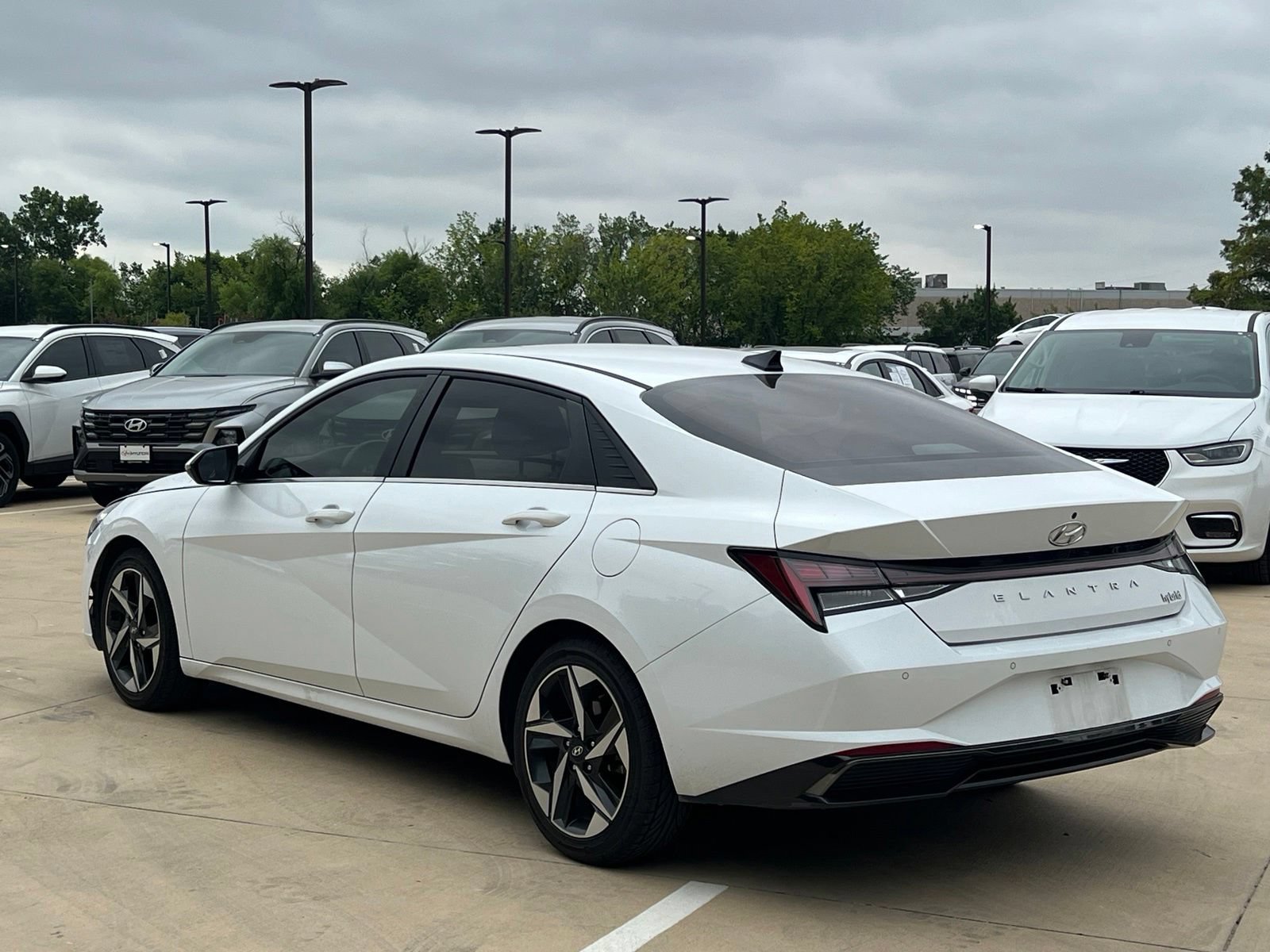 Certified 2021 Hyundai Elantra Limited FWD image 10