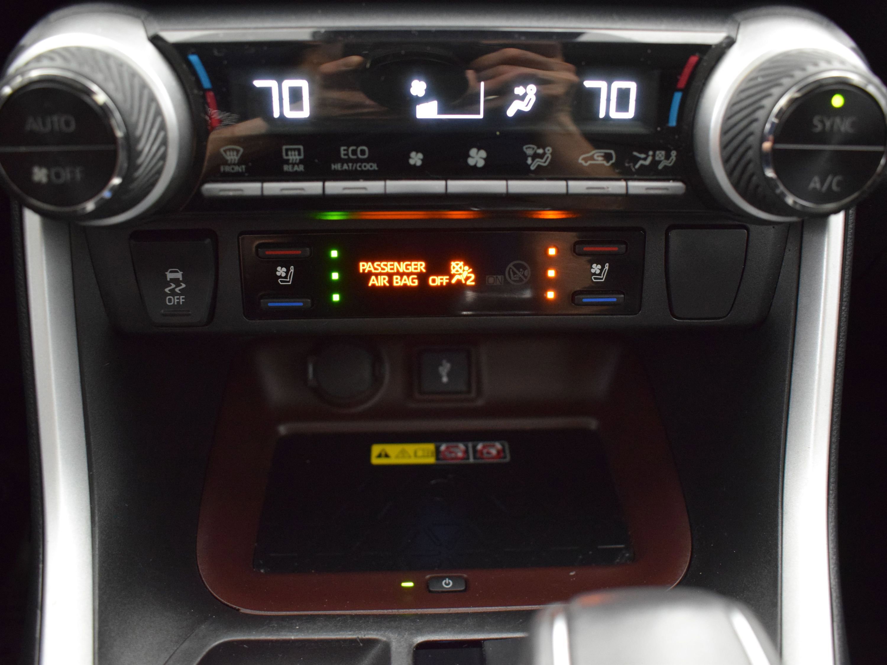 Used 2022 Toyota RAV4 Limited AWD/4WD image 20