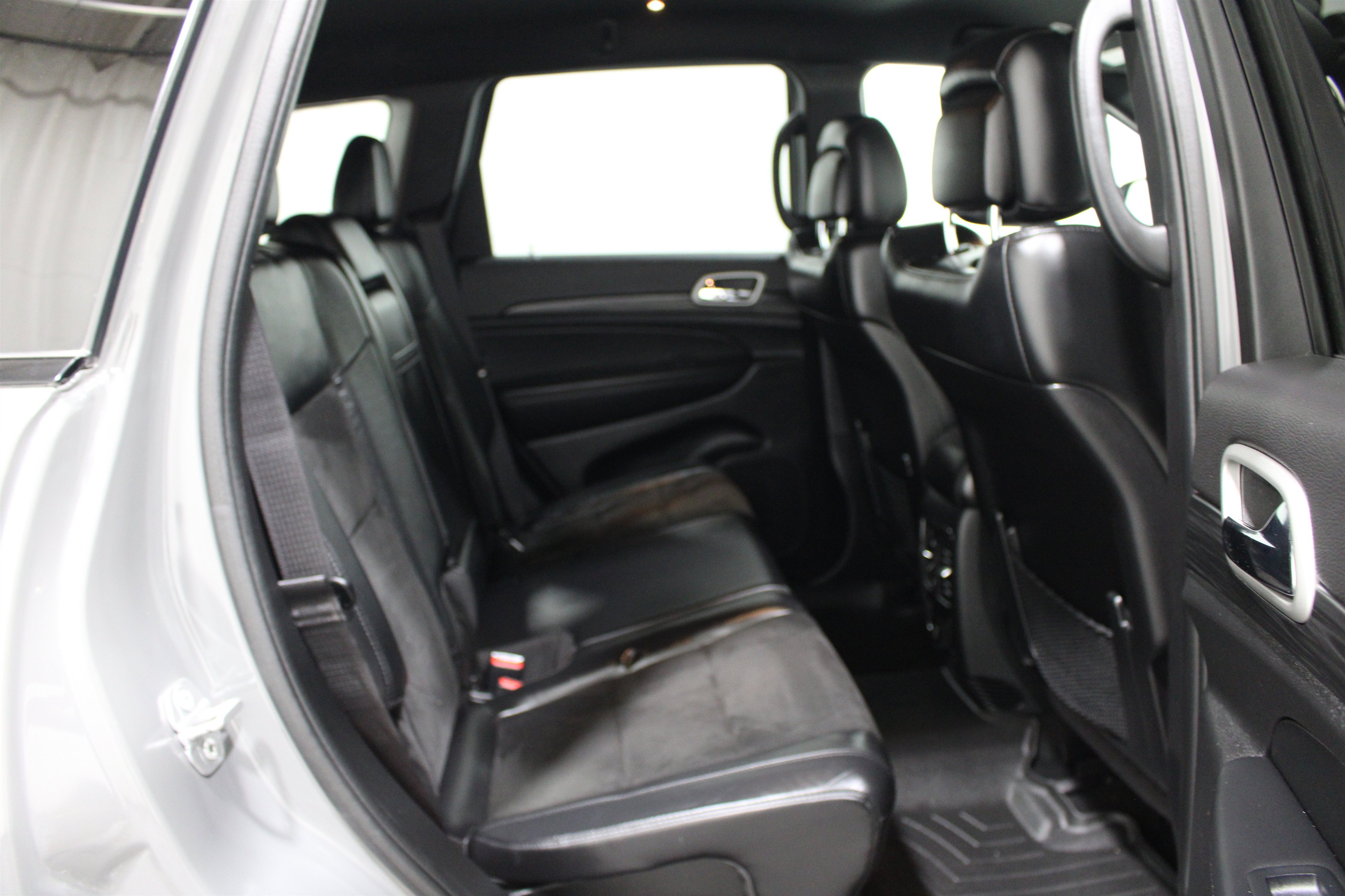 Used 2022 Jeep Grand Cherokee Laredo X AWD/4WD image 25
