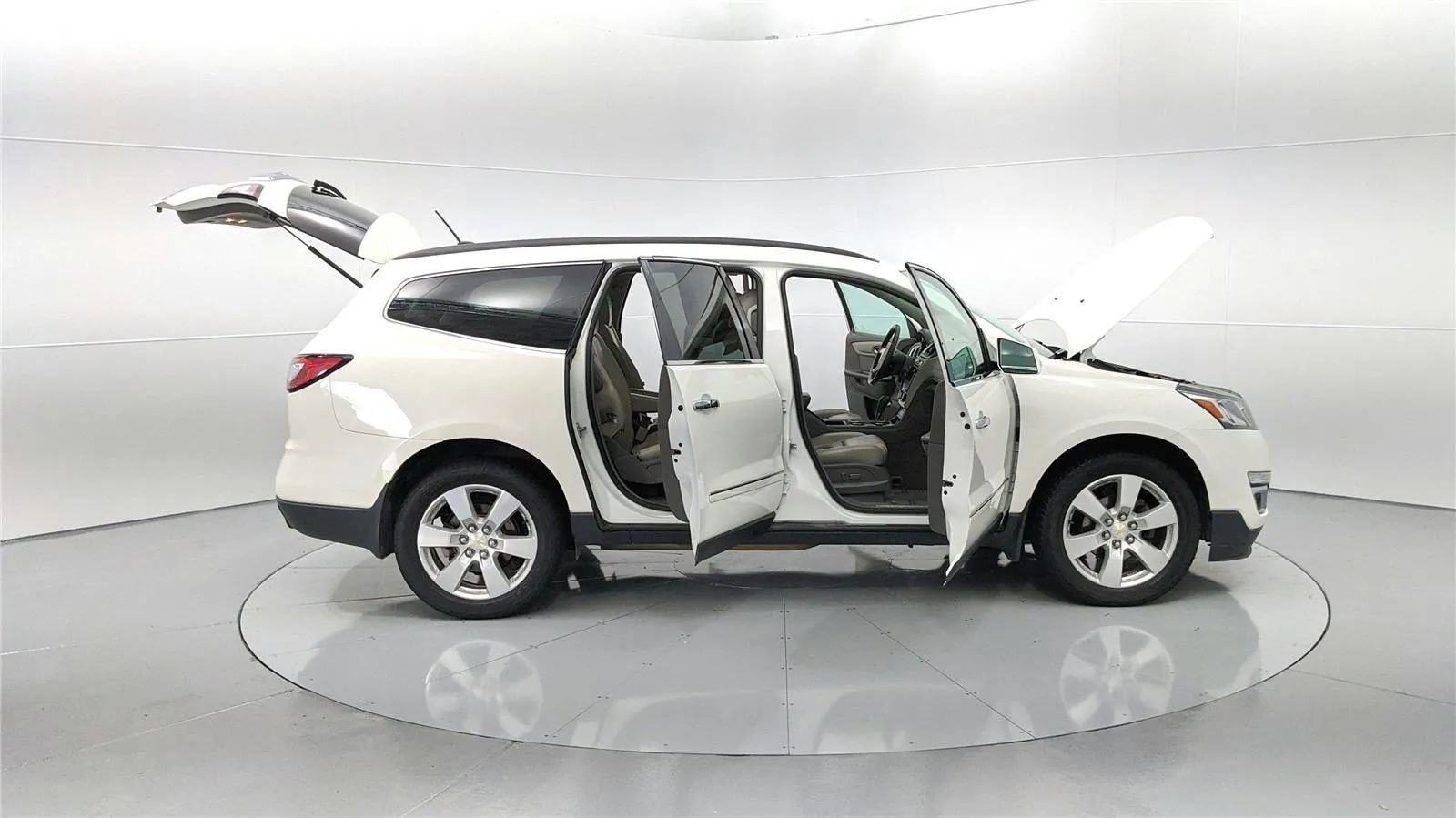 Used 2014 Chevrolet Traverse LTZ AWD/4WD image 35