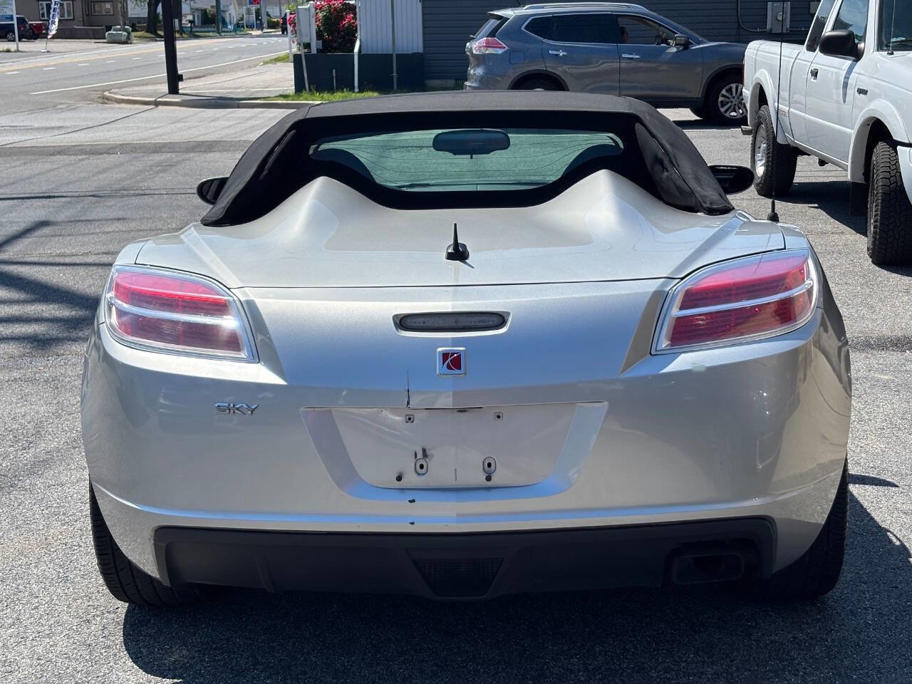 Used 2009 Saturn Sky w/ Premium Trim Package RWD image 4