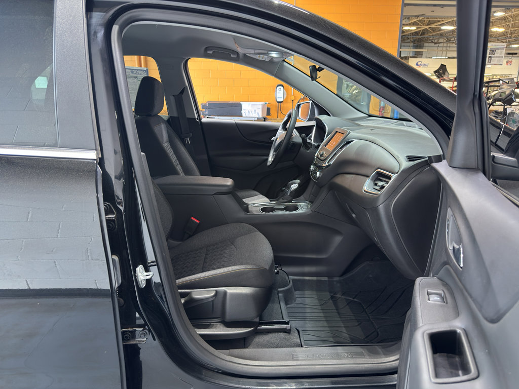 Used 2024 Chevrolet Equinox LT w/ LPO, Floor Liner Package FWD image 39