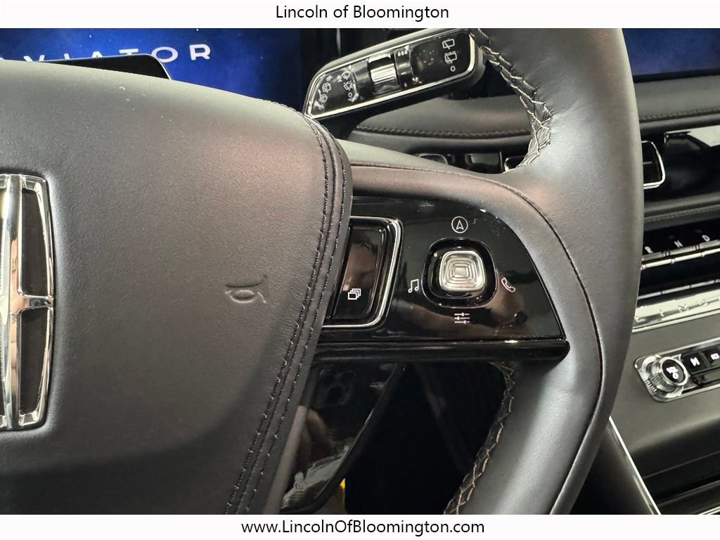 New 2026 Lincoln Aviator AWD w/ Jet Appearance Package image 30