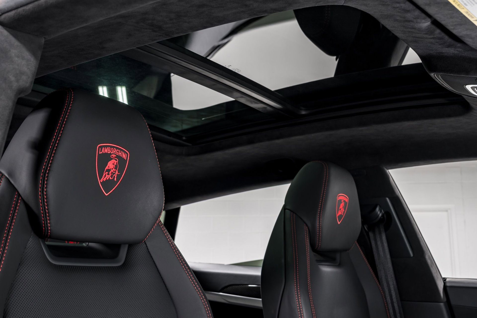 Used 2020 Lamborghini Urus image 42
