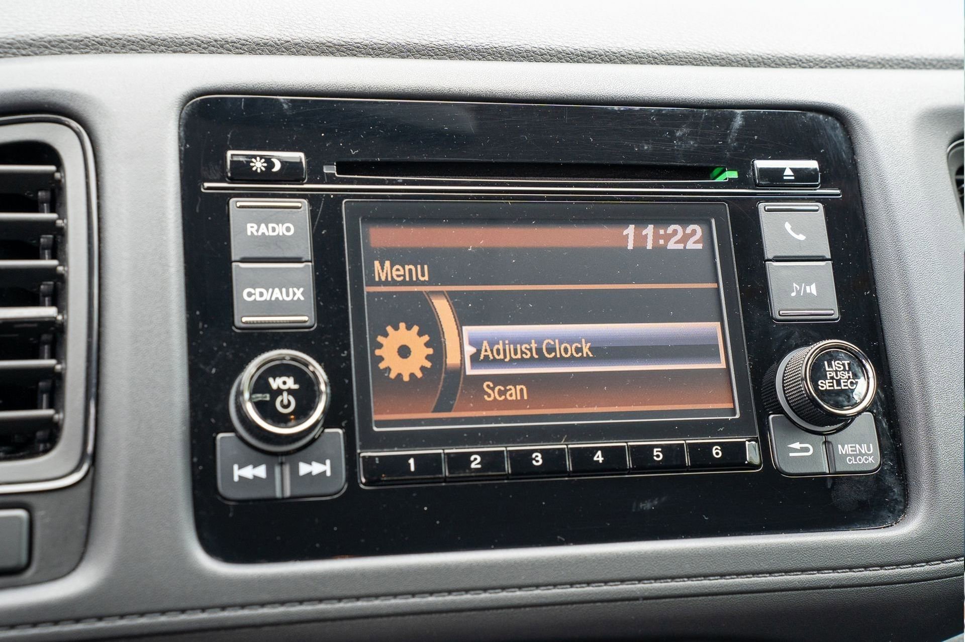 Used 2016 Honda HR-V LX image 32