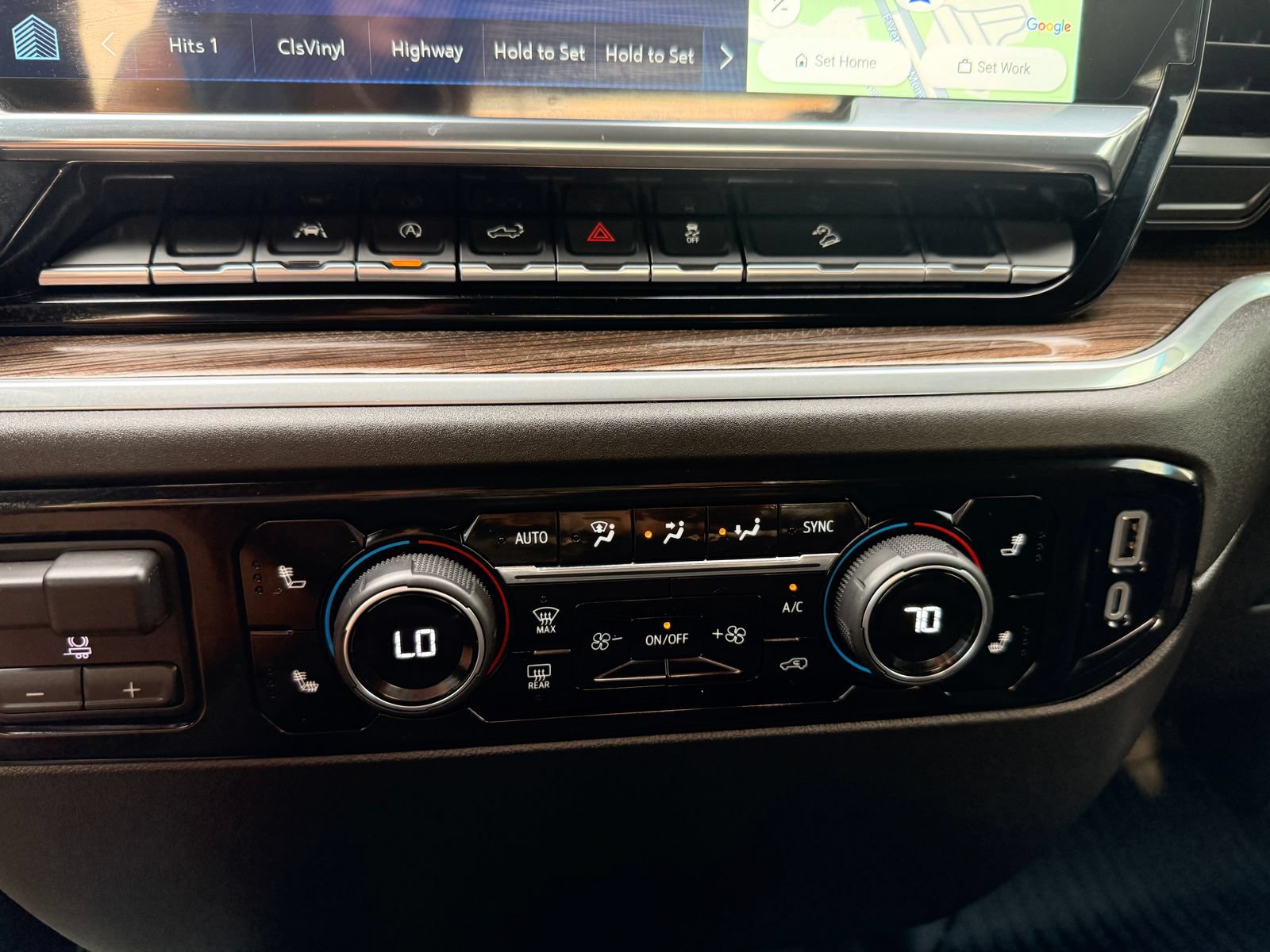 Used 2025 Chevrolet Silverado 1500 LT AWD/4WD image 17