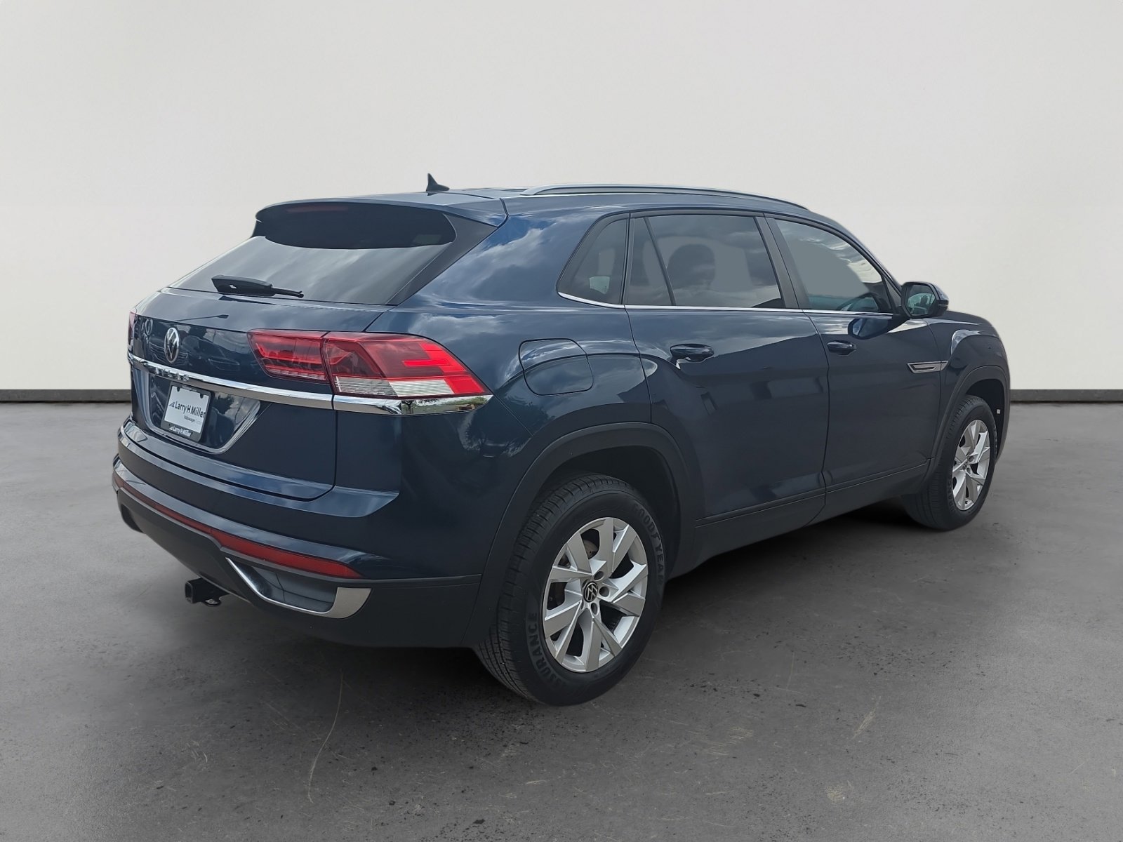 Used 2020 Volkswagen Atlas Cross Sport S FWD image 5