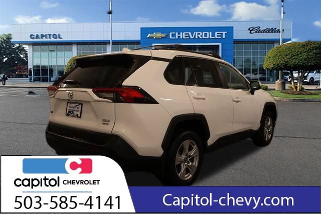 Used 2020 Toyota RAV4 XLE w/ Carpet Mat Package AWD/4WD image 2
